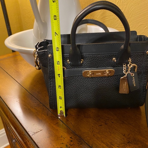 Coach Swagger Nubuck Pebble leather. - Picture 9 of 10